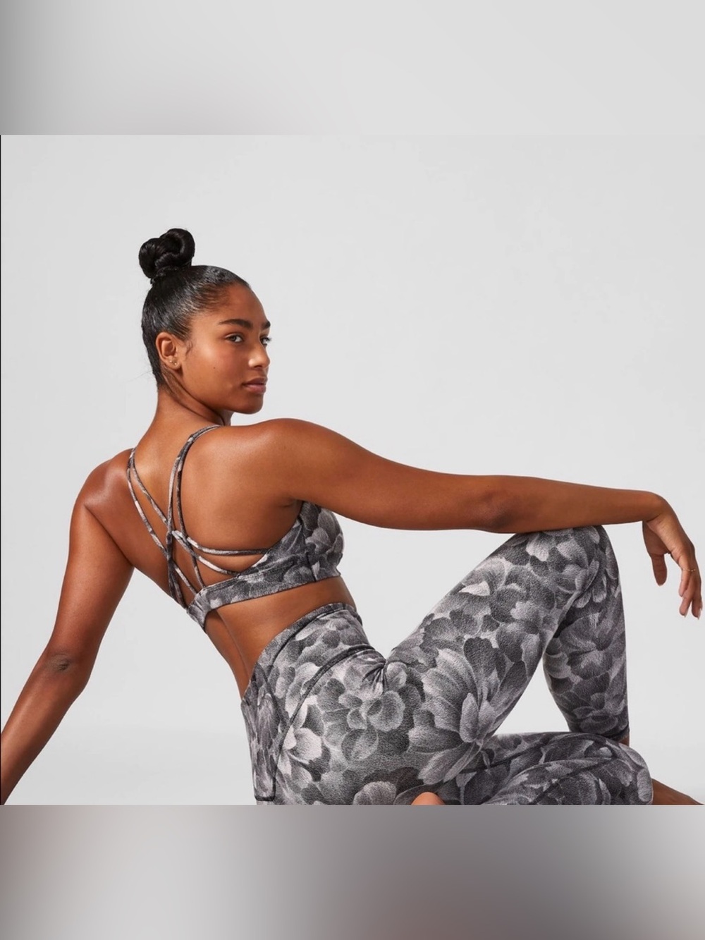 Athleta Elation Textured Tight in Chakra Floral Black S